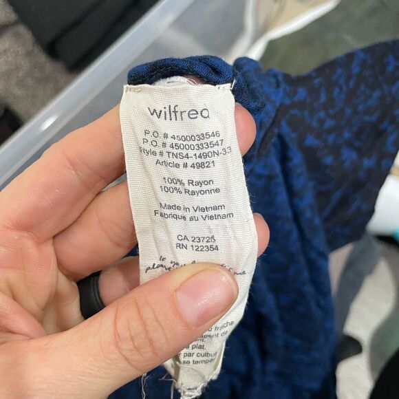 Aritzia Wilfred Blue & Black High Low Side Slit Long Sleeve Top - Picture 4 of 4